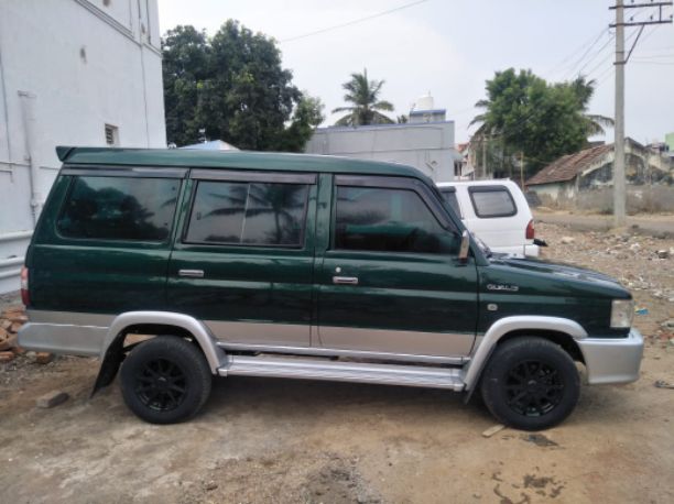 32-for-sale-Toyota-Qualis-Diesel-Second-Owner-2001-PY-registered-rs-200000