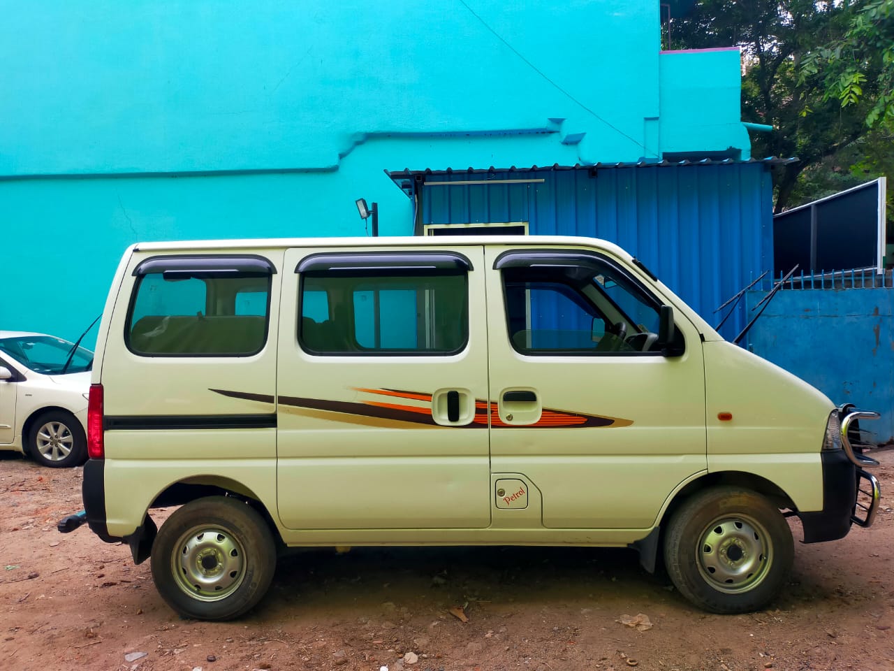 714-for-sale-Maruthi-Suzuki-Eeco-Petrol-First-Owner-2018-PY-registered-rs-410000