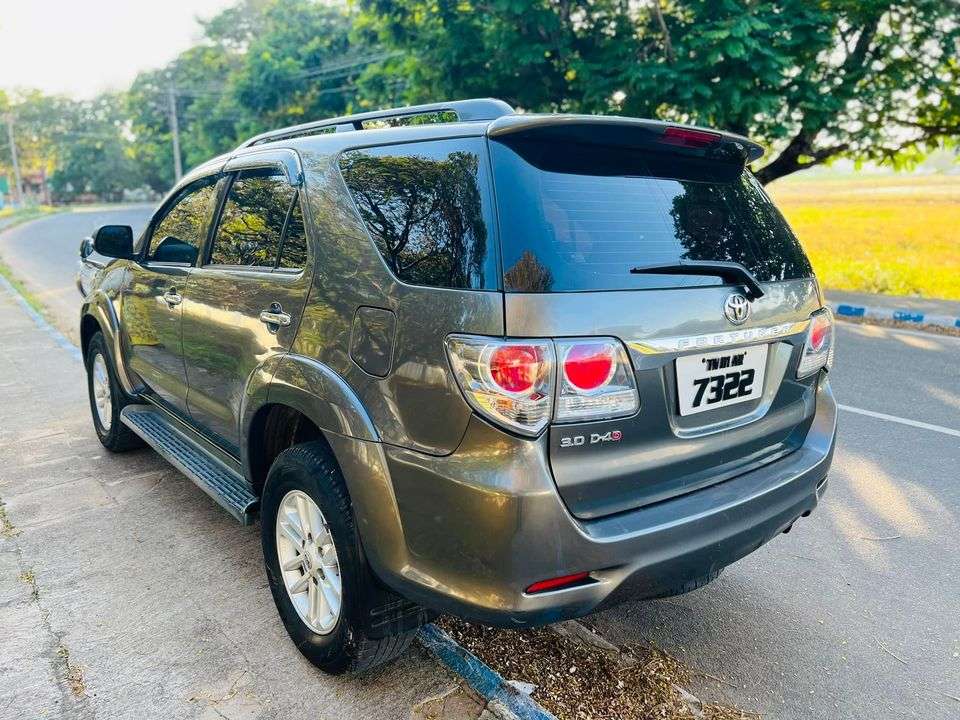 2013-for-sale-Toyota-Fortuner-Diesel-Second-Owner-2012-TN-registered-rs-1150000