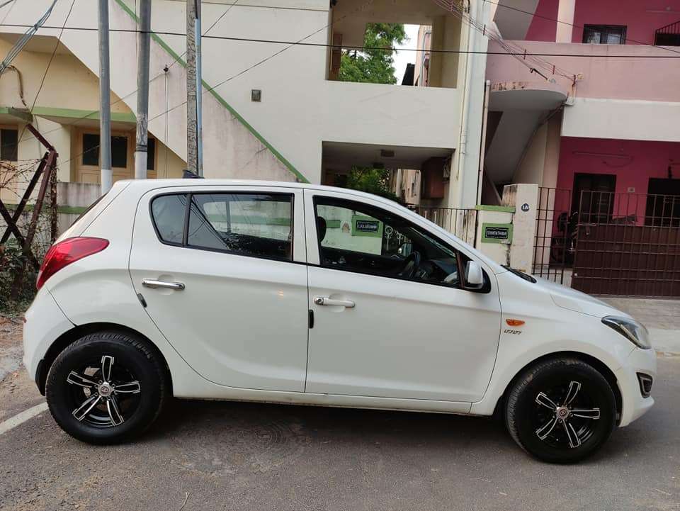 2706-for-sale-Hyundai-i20-Petrol-Second-Owner-2013-TN-registered-rs-275000