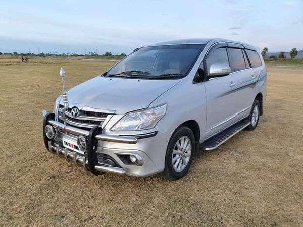 3118-for-sale-Toyota-Innova-Diesel-Second-Owner-2012-TN-registered-rs-900000