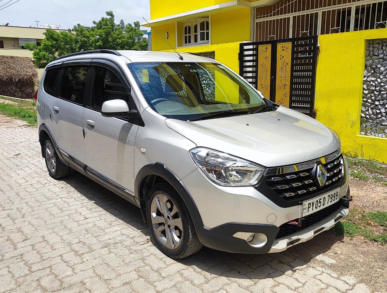 3683-for-sale-Renault-Lodgy-Diesel-First-Owner-2017-PY-registered-rs-645000
