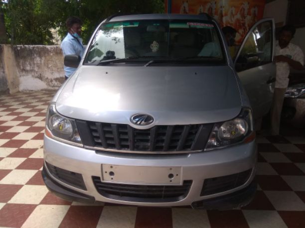 4063-for-sale-Mahindra-Xylo-Diesel-Second-Owner-2017-TN-registered-rs-600000