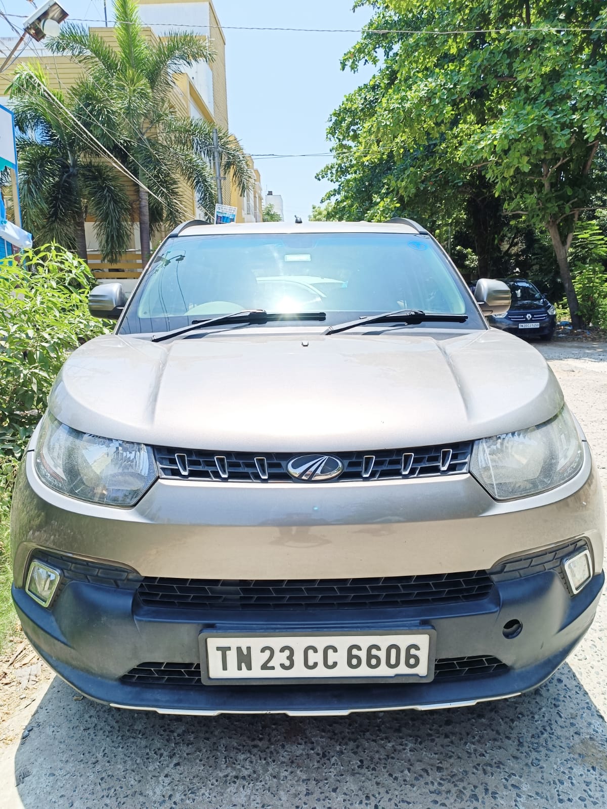 4290-for-sale-Mahindra-KUV-100-Diesel-First-Owner-2016-TN-registered-rs-375000