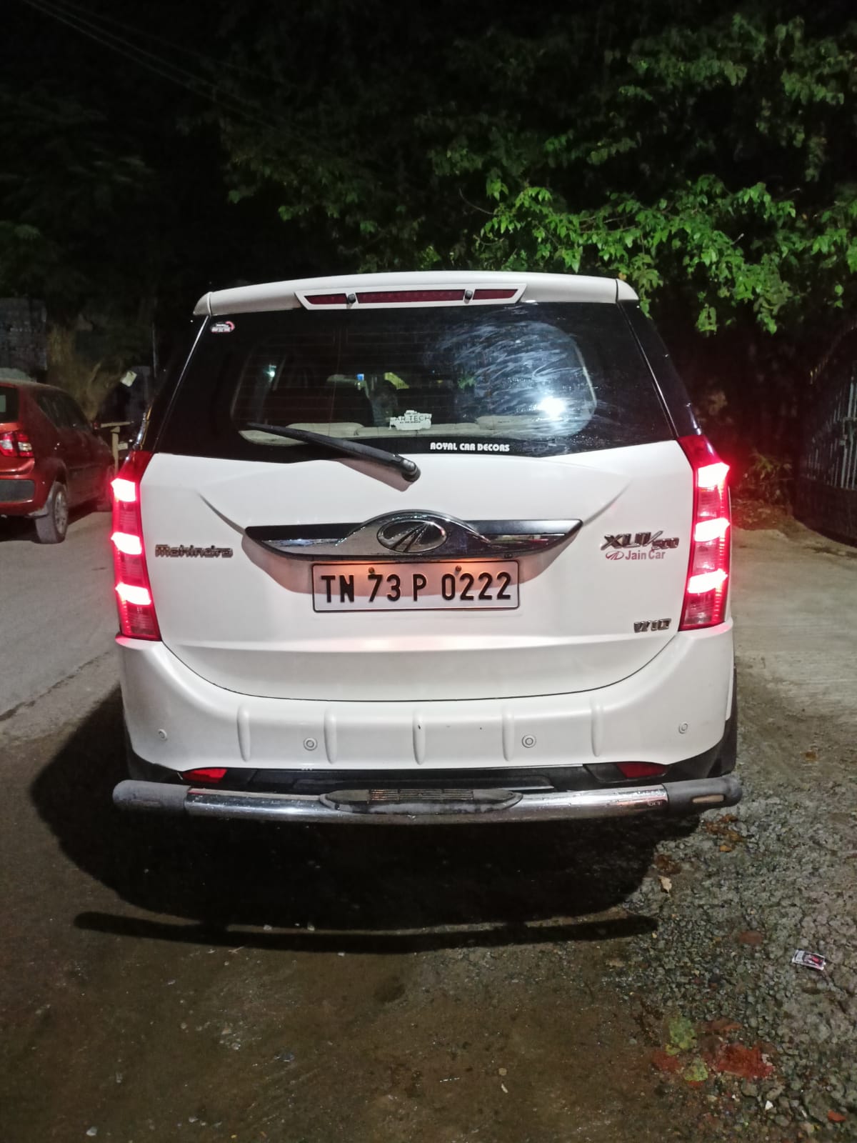 4650-for-sale-Mahindra-XUV-500-Diesel-First-Owner-2017-TN-registered-rs-1180000