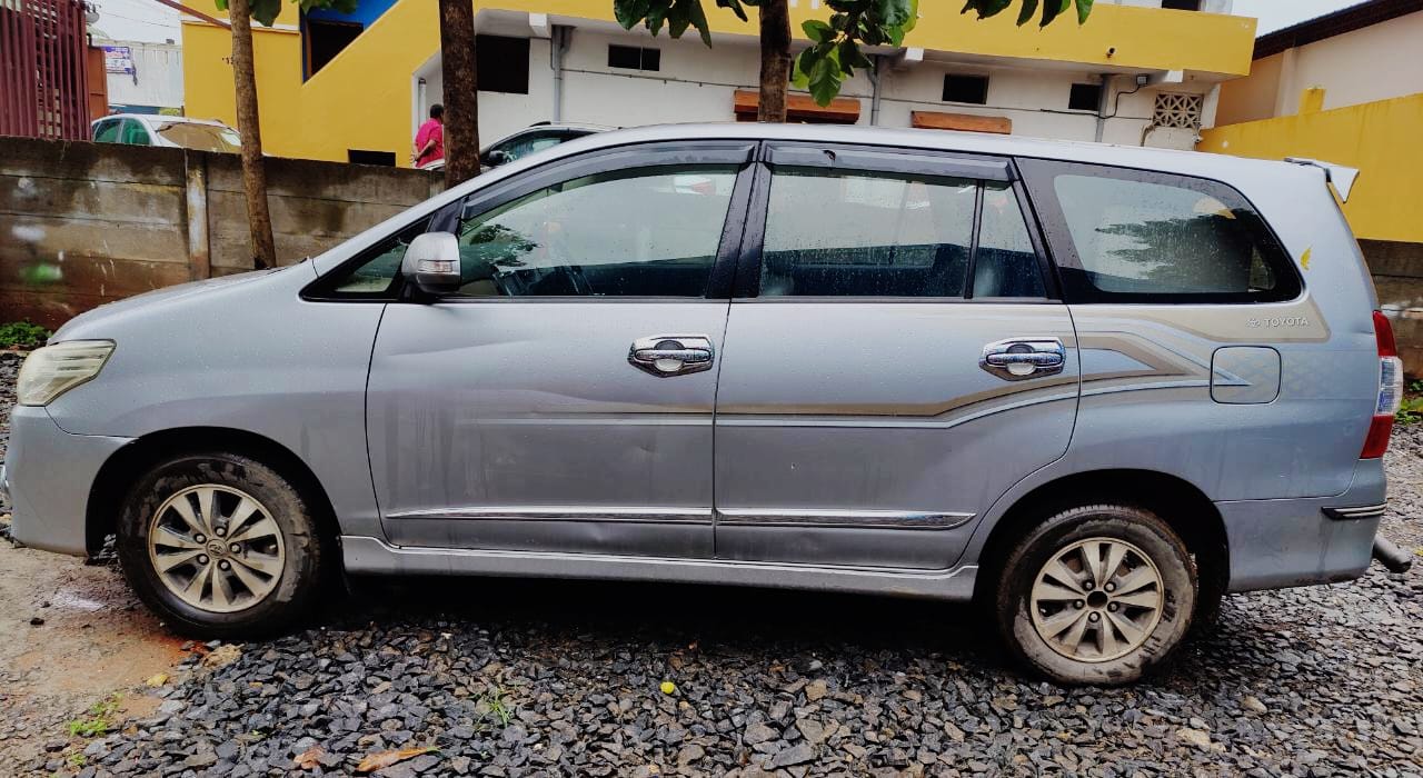 4968-for-sale-Toyota-Innova-Crysta-Diesel-First-Owner-2015-PY-registered-rs-1099999