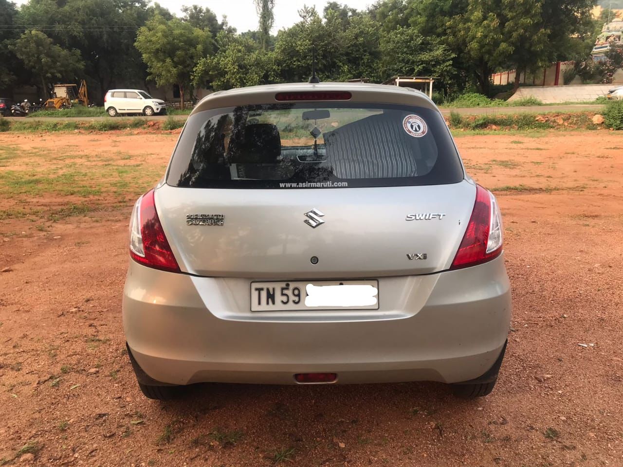 5224-for-sale-Maruthi-Suzuki-Swift-Petrol-First-Owner-2016-TN-registered-rs-599999