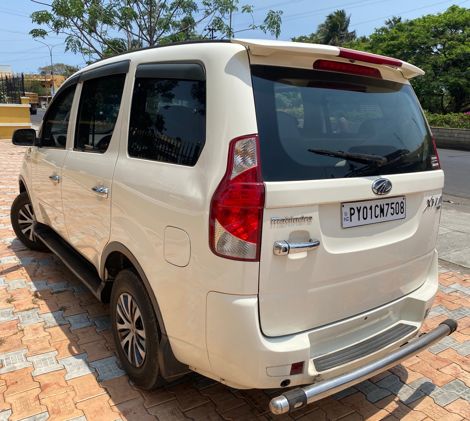 6594-for-sale-Mahindra-Xylo-Diesel-First-Owner-2016-PY-registered-rs-675000