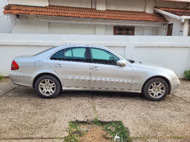 6831-for-sale-Mercedes-Benz-E-Class-Petrol-Second-Owner-2007-KL-registered-rs-450000
