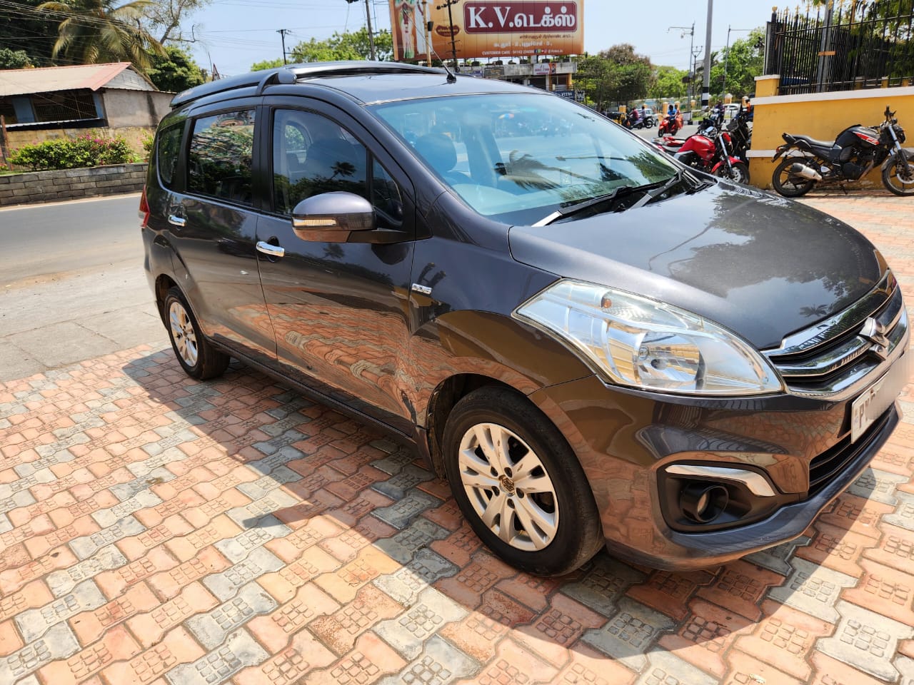 8011-for-sale-Maruthi-Suzuki-Ertiga-Diesel-First-Owner-2017-PY-registered-rs-850000