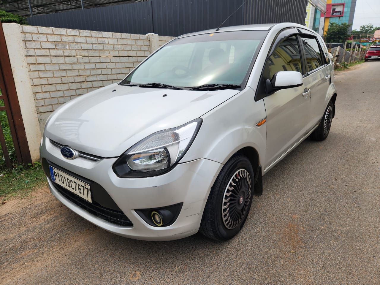 8013-for-sale-Ford-Figo-Diesel-Second-Owner-2010-PY-registered-rs-190000