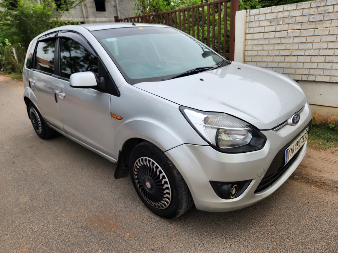 8013-for-sale-Ford-Figo-Diesel-Second-Owner-2010-PY-registered-rs-190000