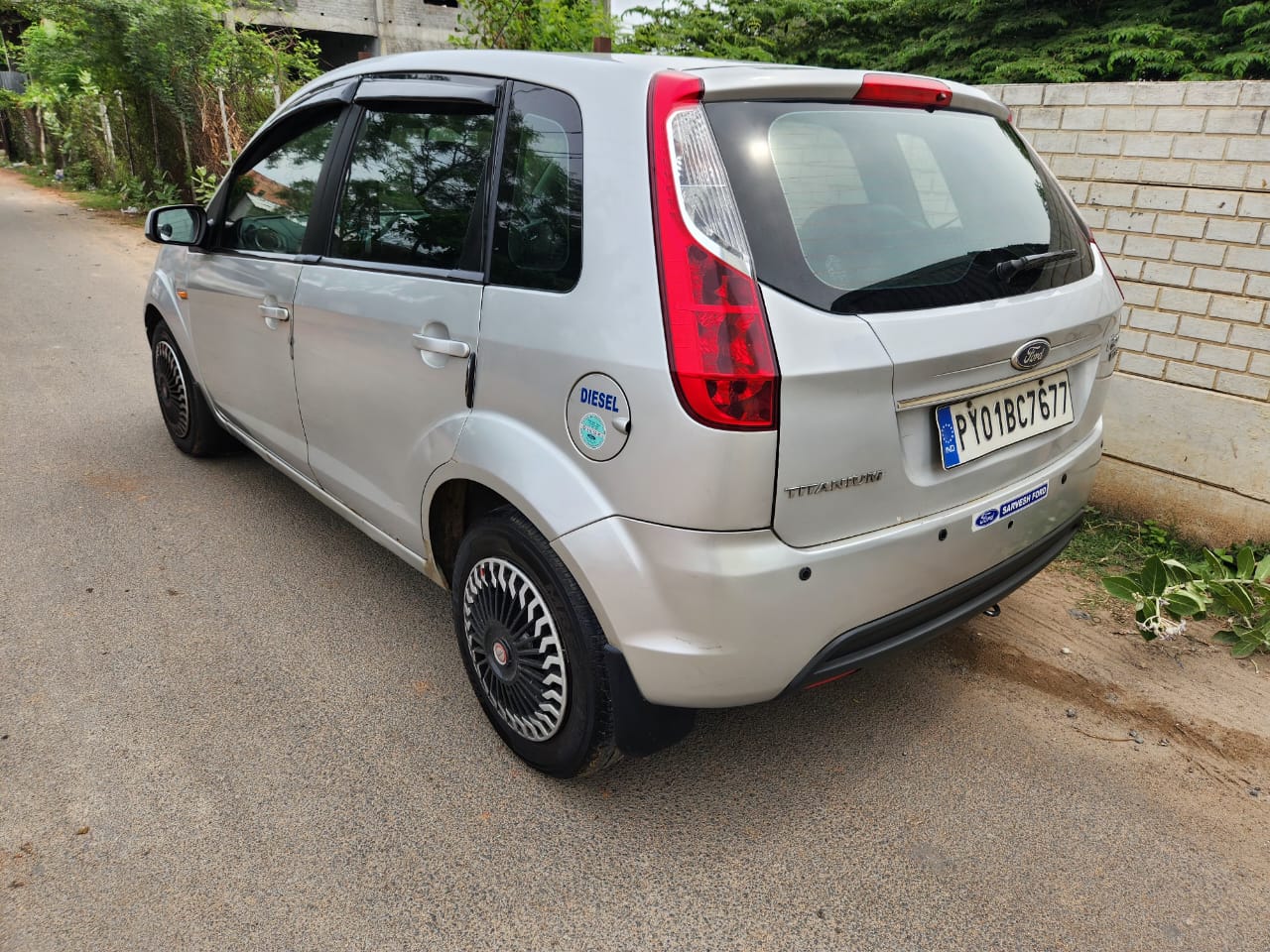 8013-for-sale-Ford-Figo-Diesel-Second-Owner-2010-PY-registered-rs-190000